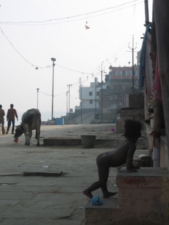 enfant sur les ghâts